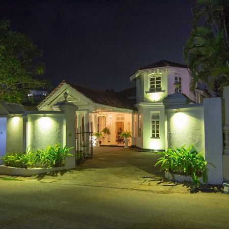 Villa Blanco Dehiwala-Mount Lavinia Екстериор снимка