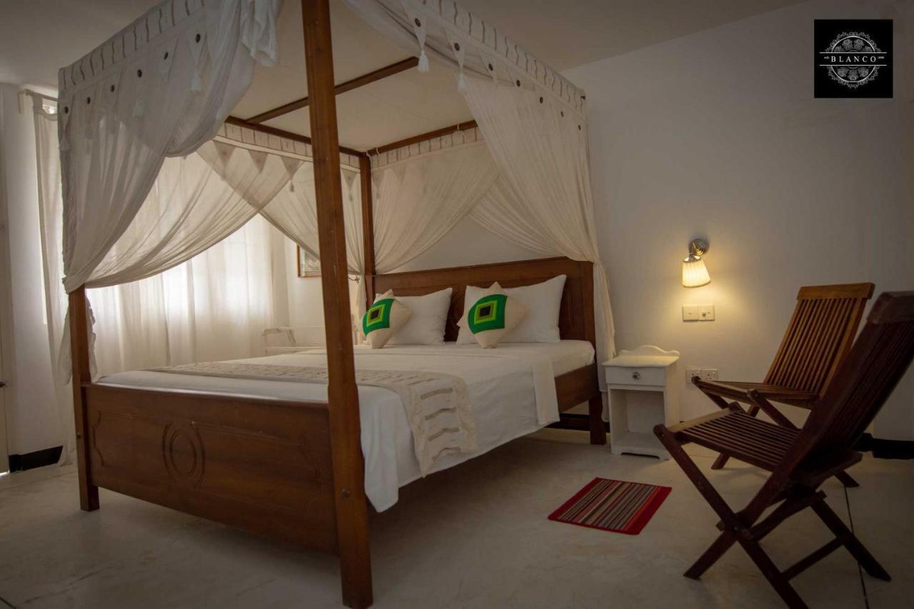 Villa Blanco Dehiwala-Mount Lavinia Екстериор снимка