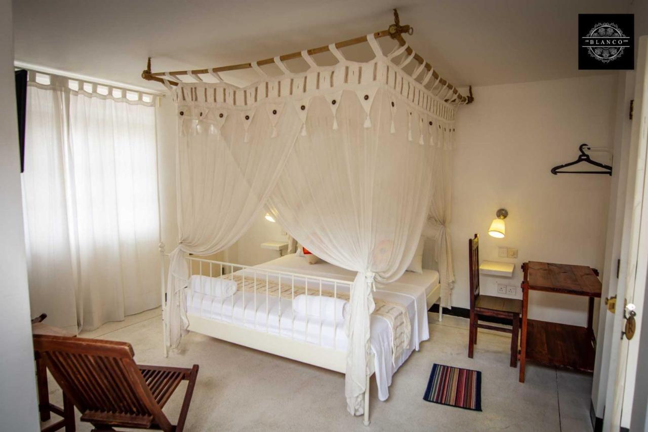 Villa Blanco Dehiwala-Mount Lavinia Екстериор снимка